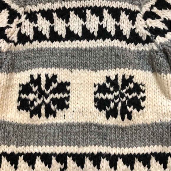 Vintage Handmade Cowichan Zip Up Sweater - Picture 8 of 17